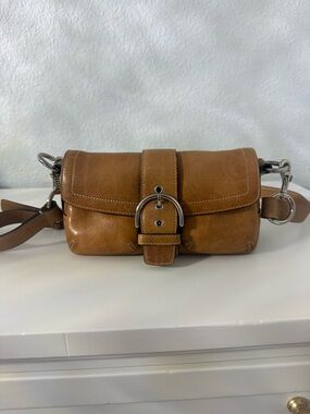 Coach Vintage Soho Crossbody Shoulder Bag Beige Tan Camel Leather